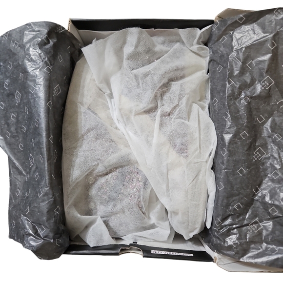 SHUSHOP Sneakers The Riley Pewter Glitter Size 7.5 Worn Once - Picture 7 of 7